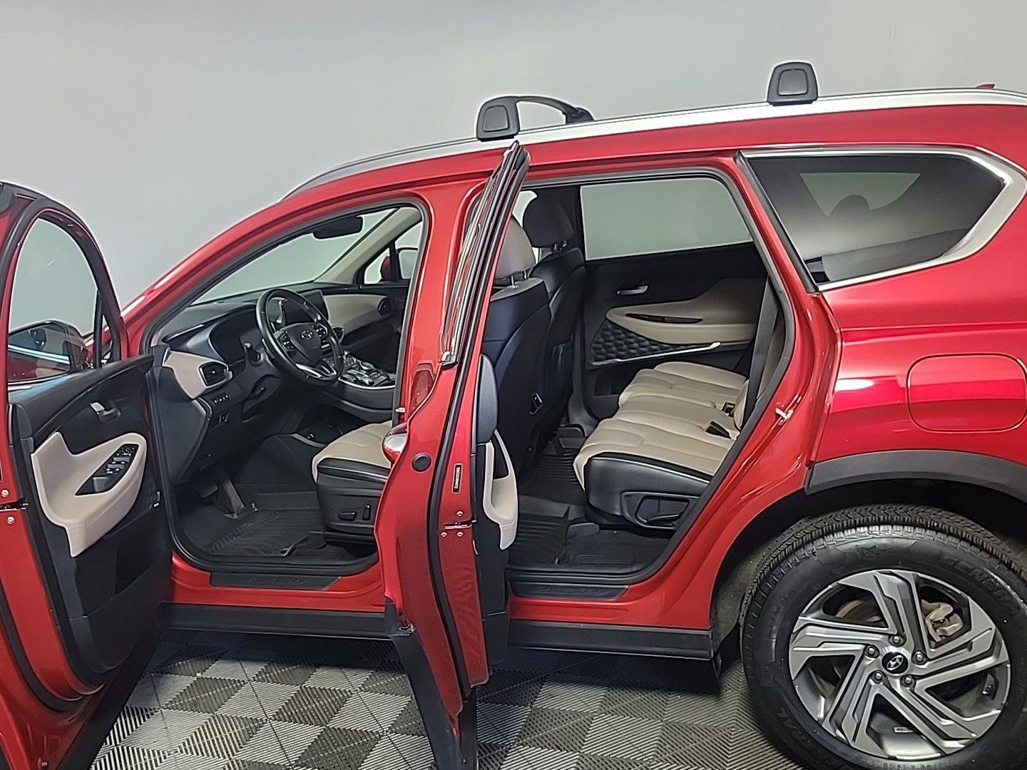 Used 2022 Hyundai Santa Fe SEL w/ Convenience + Premium Package AWD/4WD image 16