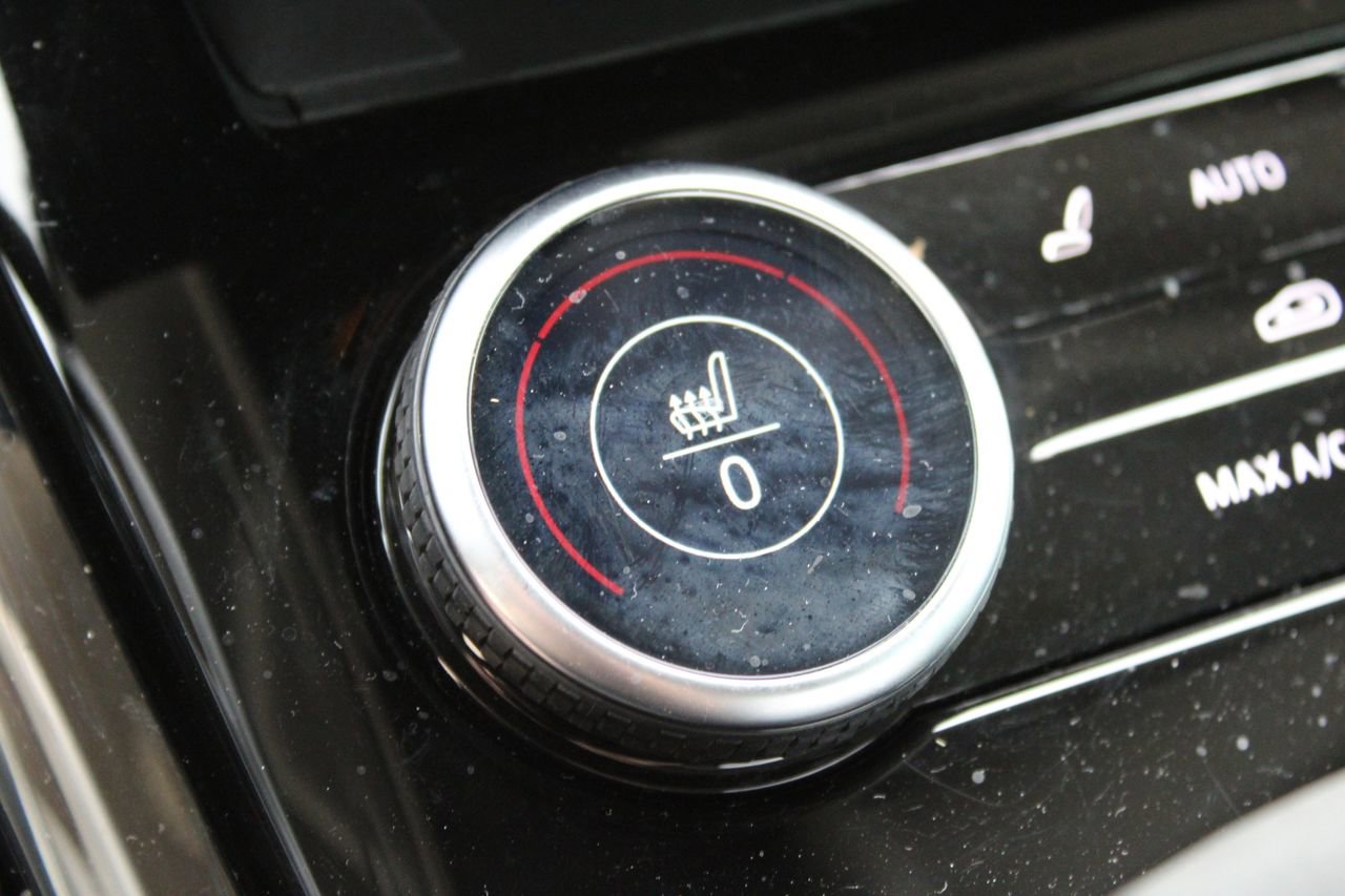 Used 2023 Land Rover Range Rover Sport SE Dynamic image 25