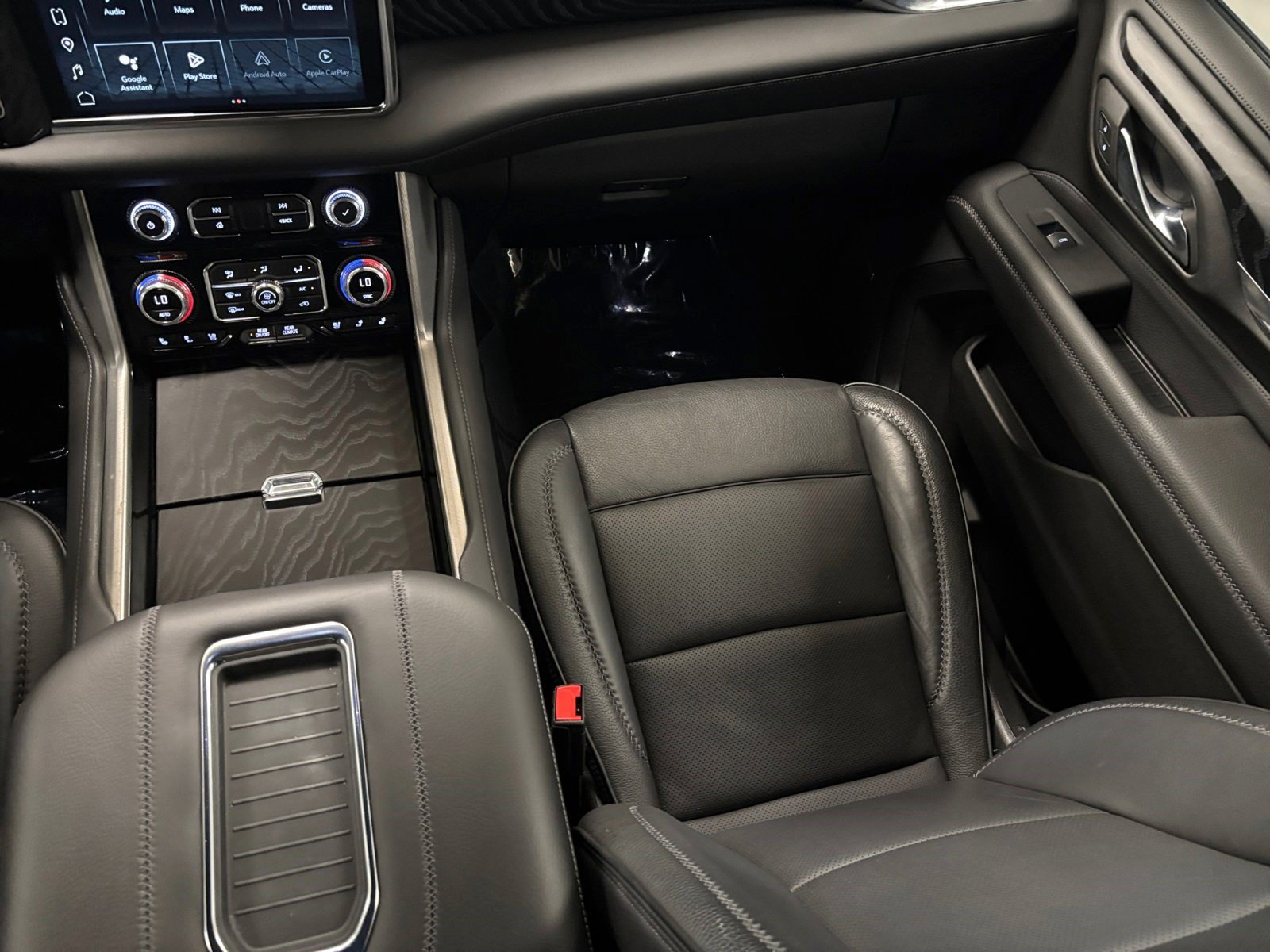 Used 2023 GMC Yukon Denali AWD/4WD image 17