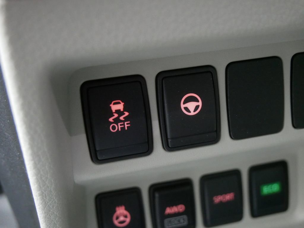 Used 2020 Nissan Rogue Sport SL w/ Premium Package image 17