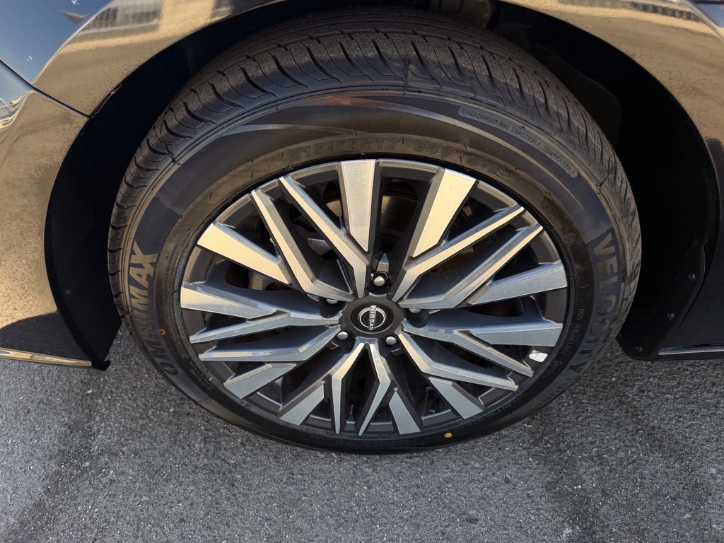 Used 2025 Nissan Altima 2.5 SV FWD image 8