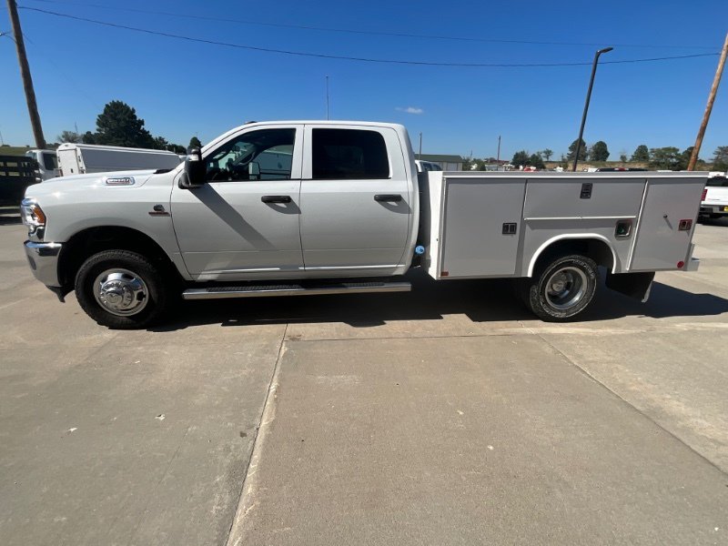 Used 2024 RAM 3500 Tradesman w/ Chrome Appearance Group AWD/4WD image 5