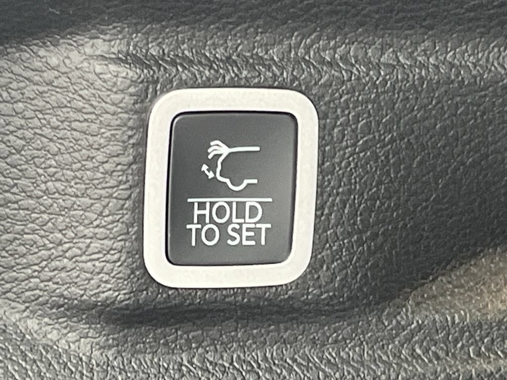 New 2025 Jeep Grand Cherokee L Altitude AWD/4WD image 28