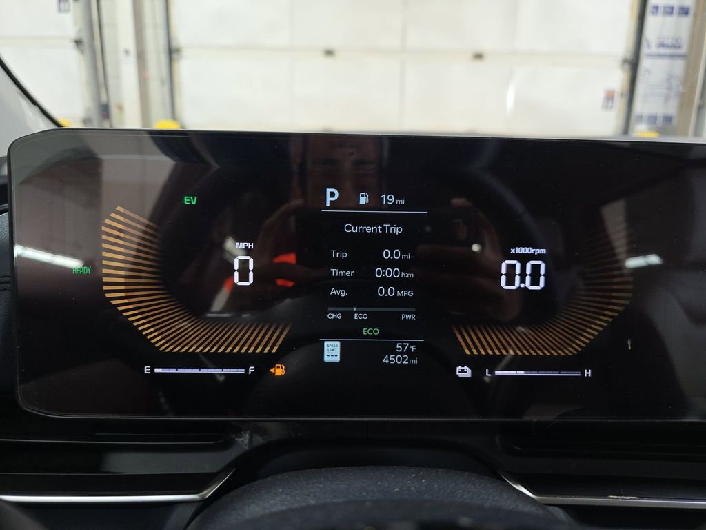 Used 2025 Kia Carnival EX video 2