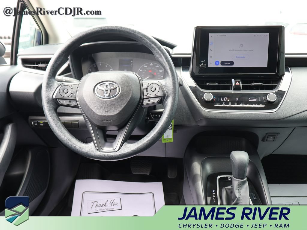 Used 2025 Toyota Corolla LE FWD image 18