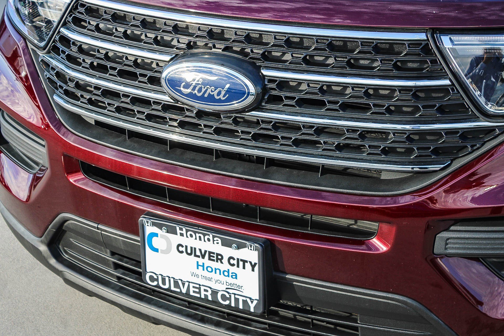 Used 2022 Ford Explorer XLT image 6