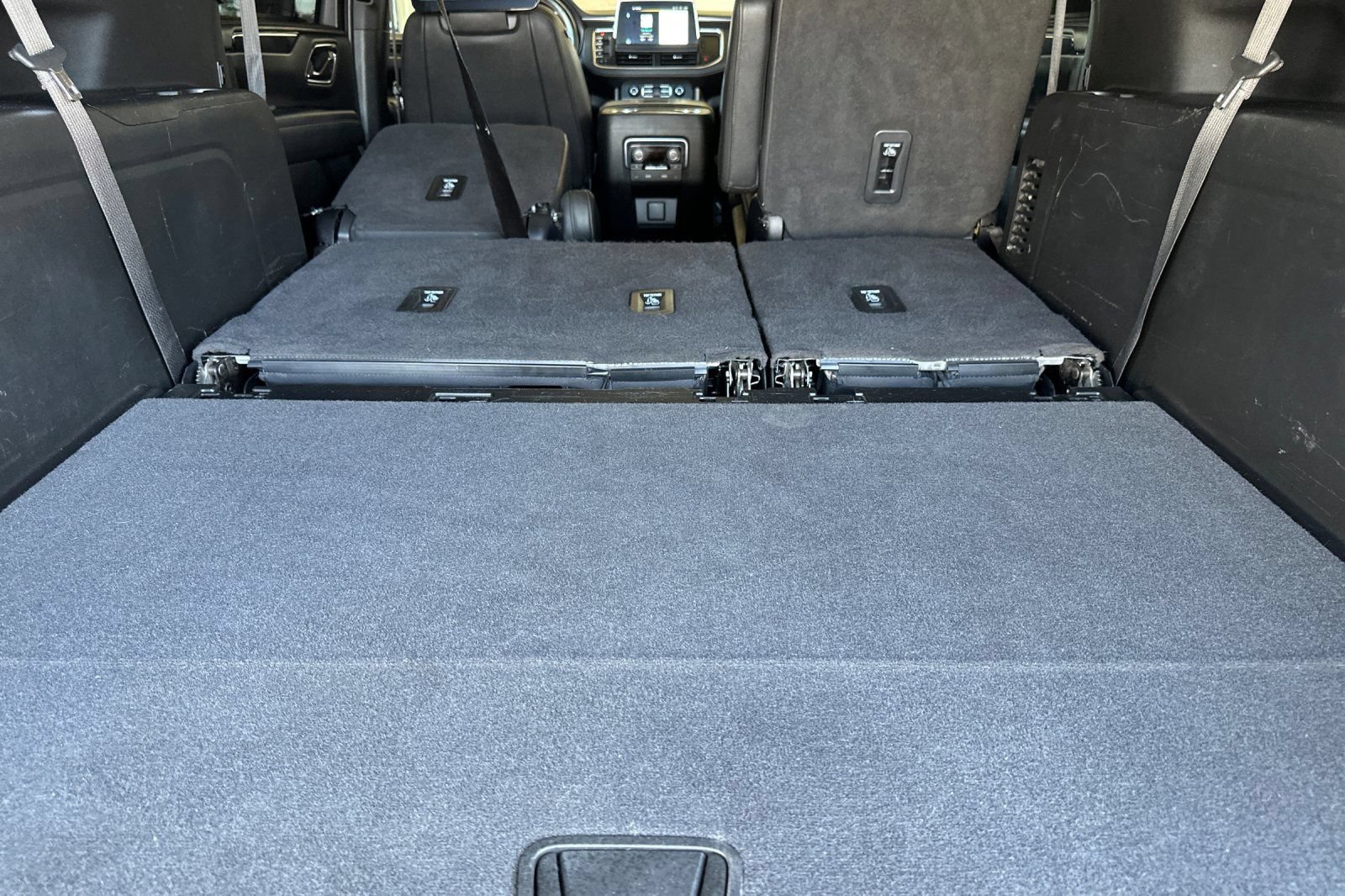 Certified 2022 Chevrolet Suburban RST w/ Sport Performance Package AWD/4WD image 17