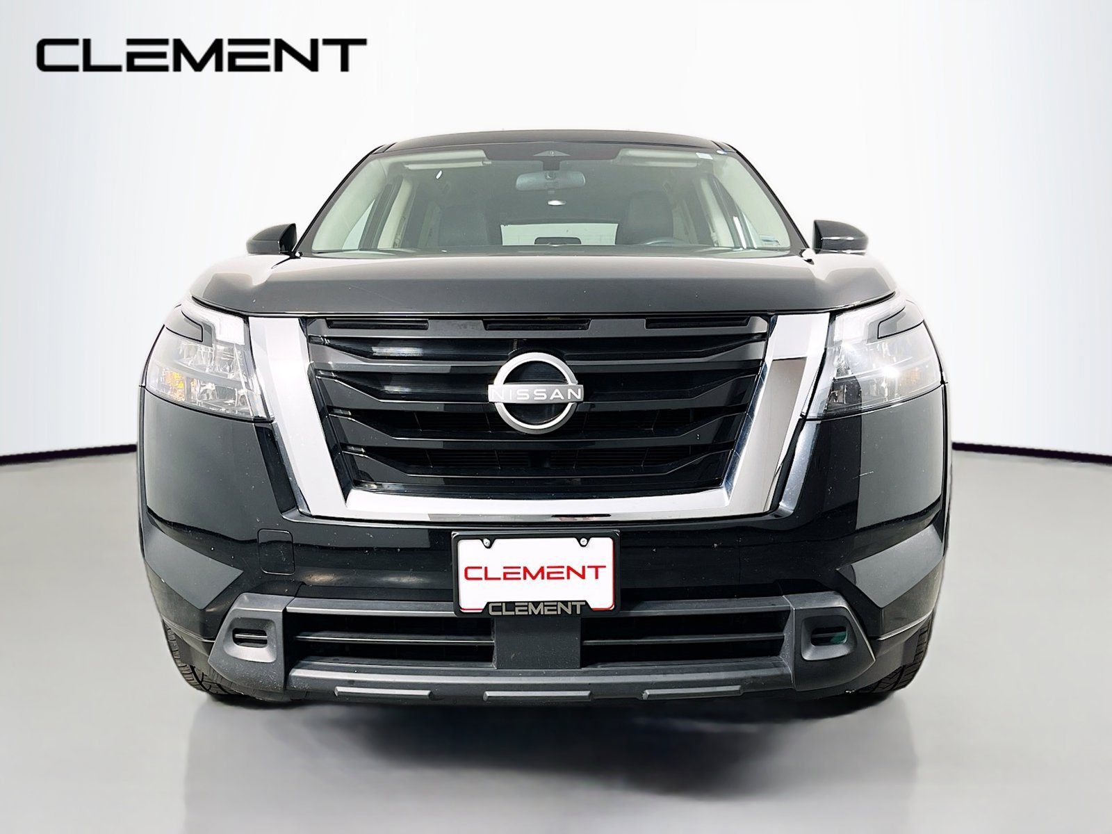 Used 2024 Nissan Pathfinder SV FWD image 3