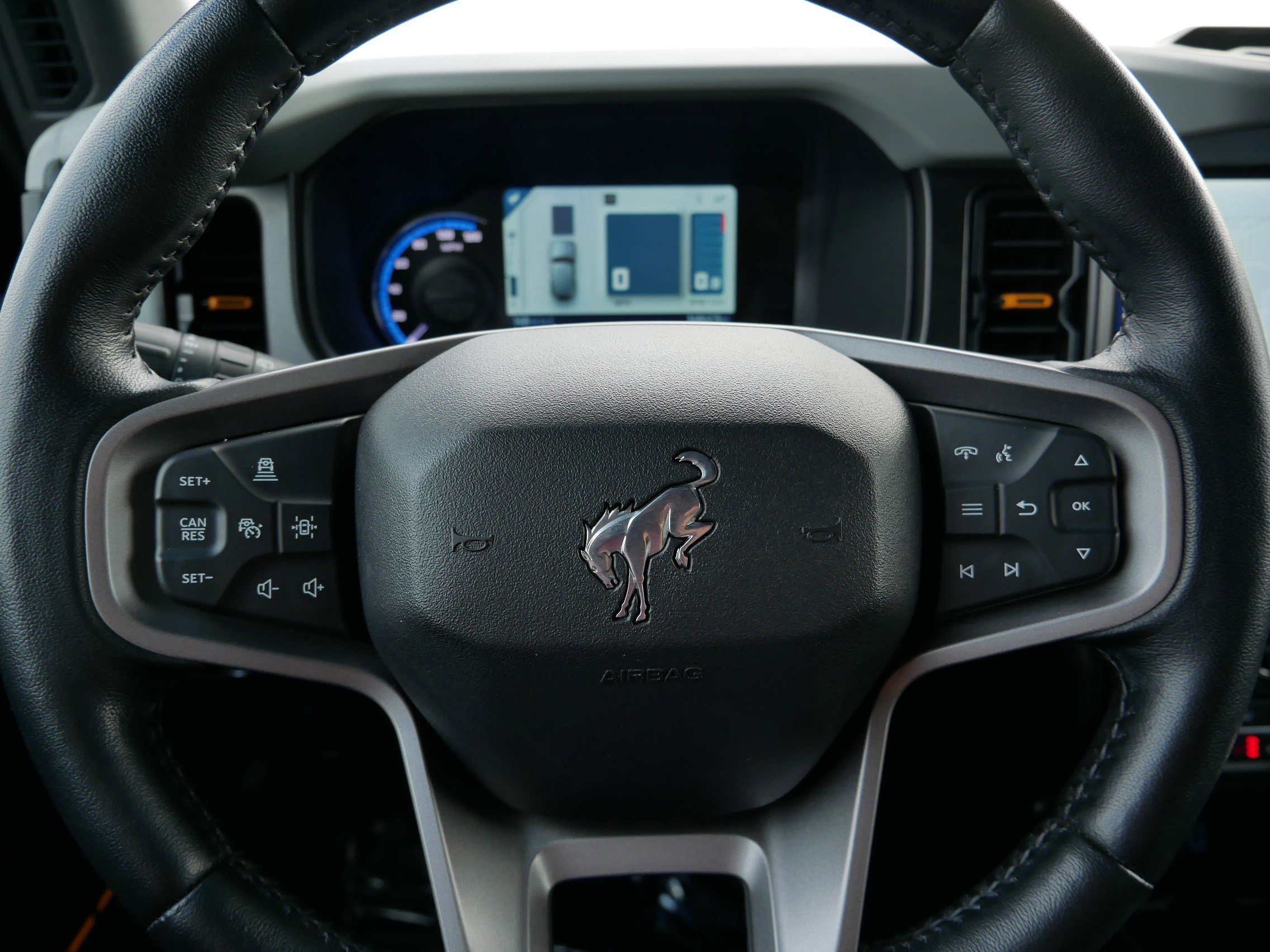 Used 2022 Ford Bronco Badlands image 25
