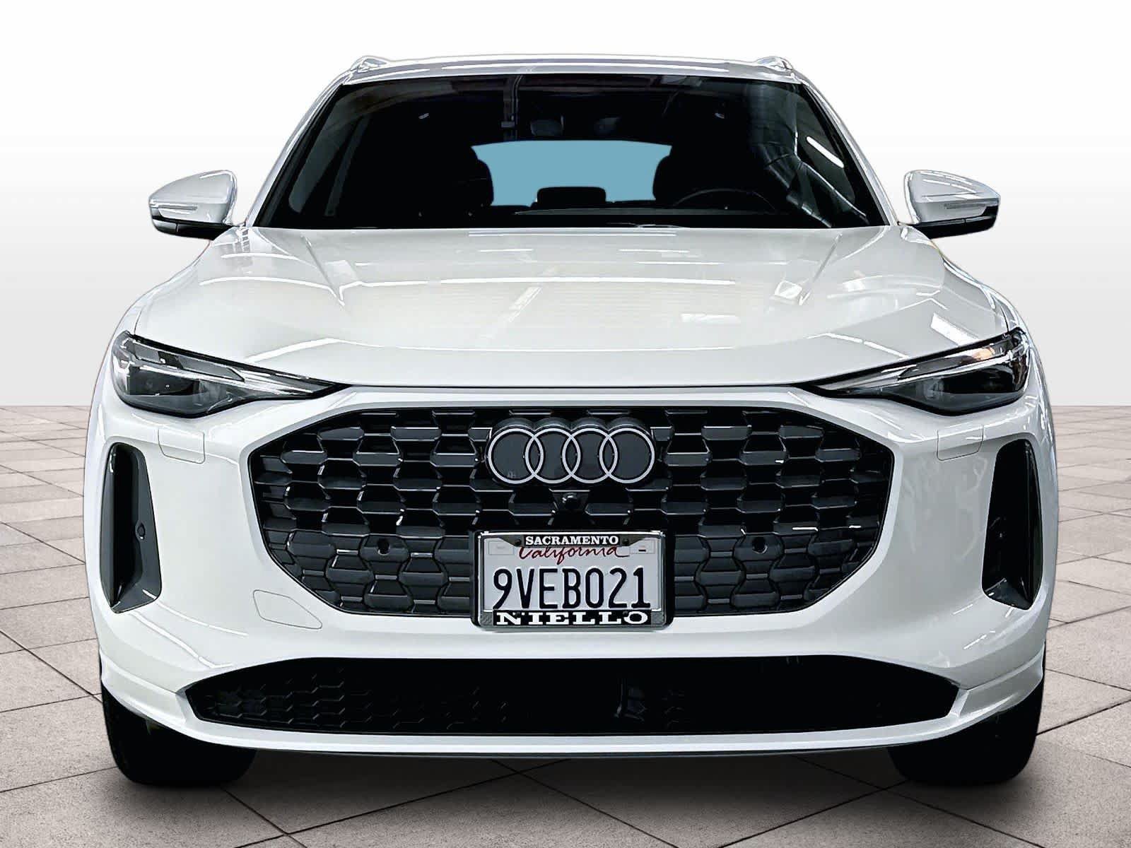 Certified 2025 Audi Q5 Premium AWD/4WD image 3