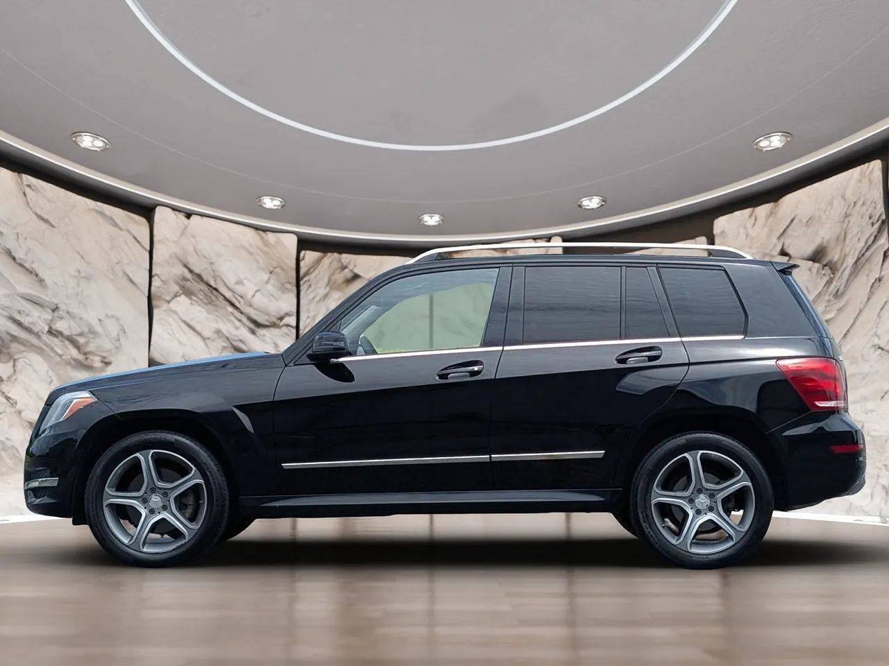 Used 2014 Mercedes-Benz GLK 250 BlueTEC 4MATIC image 5