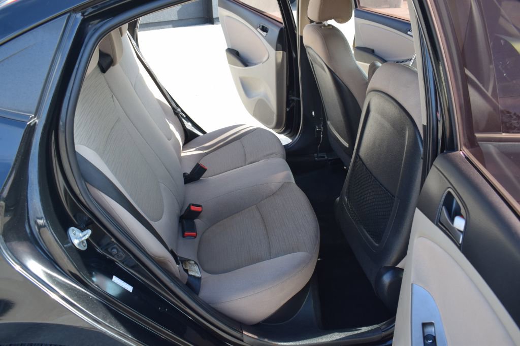 Used 2017 Hyundai Accent SE image 11