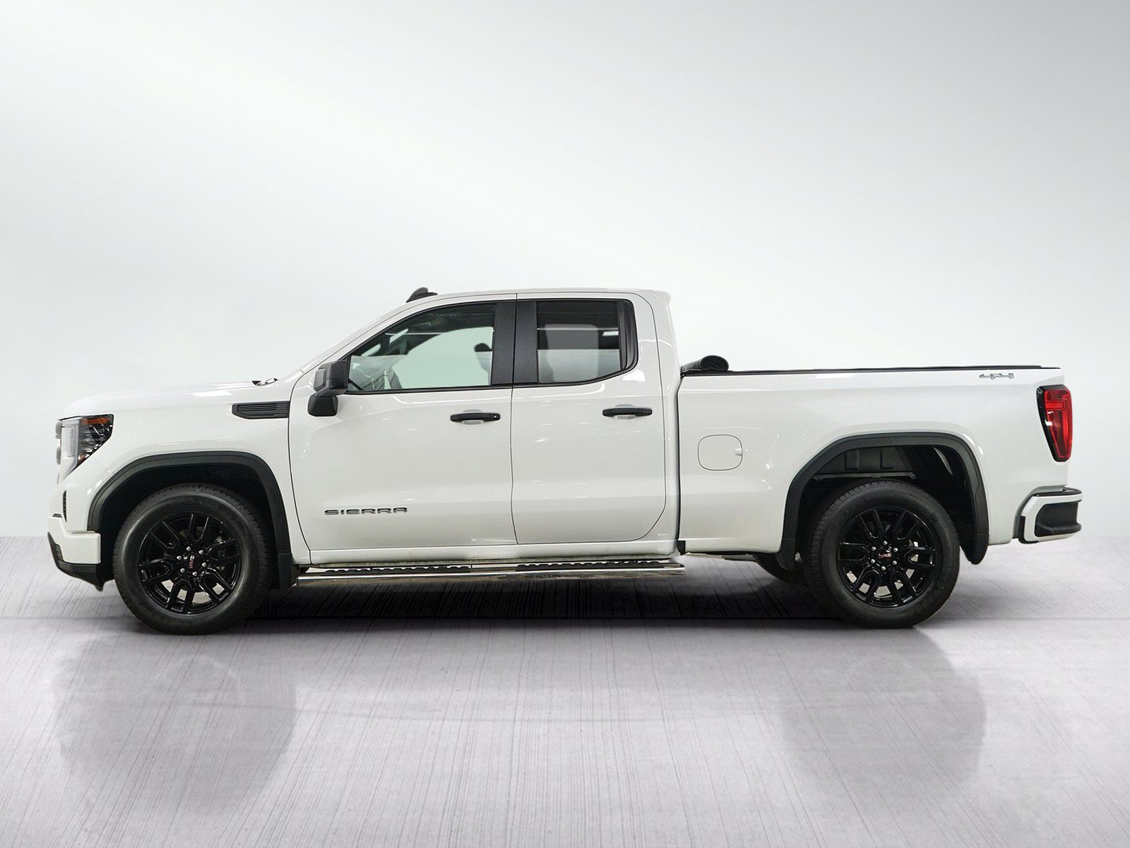 Used 2023 GMC Sierra 1500 Pro w/ Graphite Edition AWD/4WD image 2
