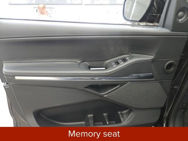 New 2025 Lincoln Navigator Reserve w/ Jet Appearance Package image 11