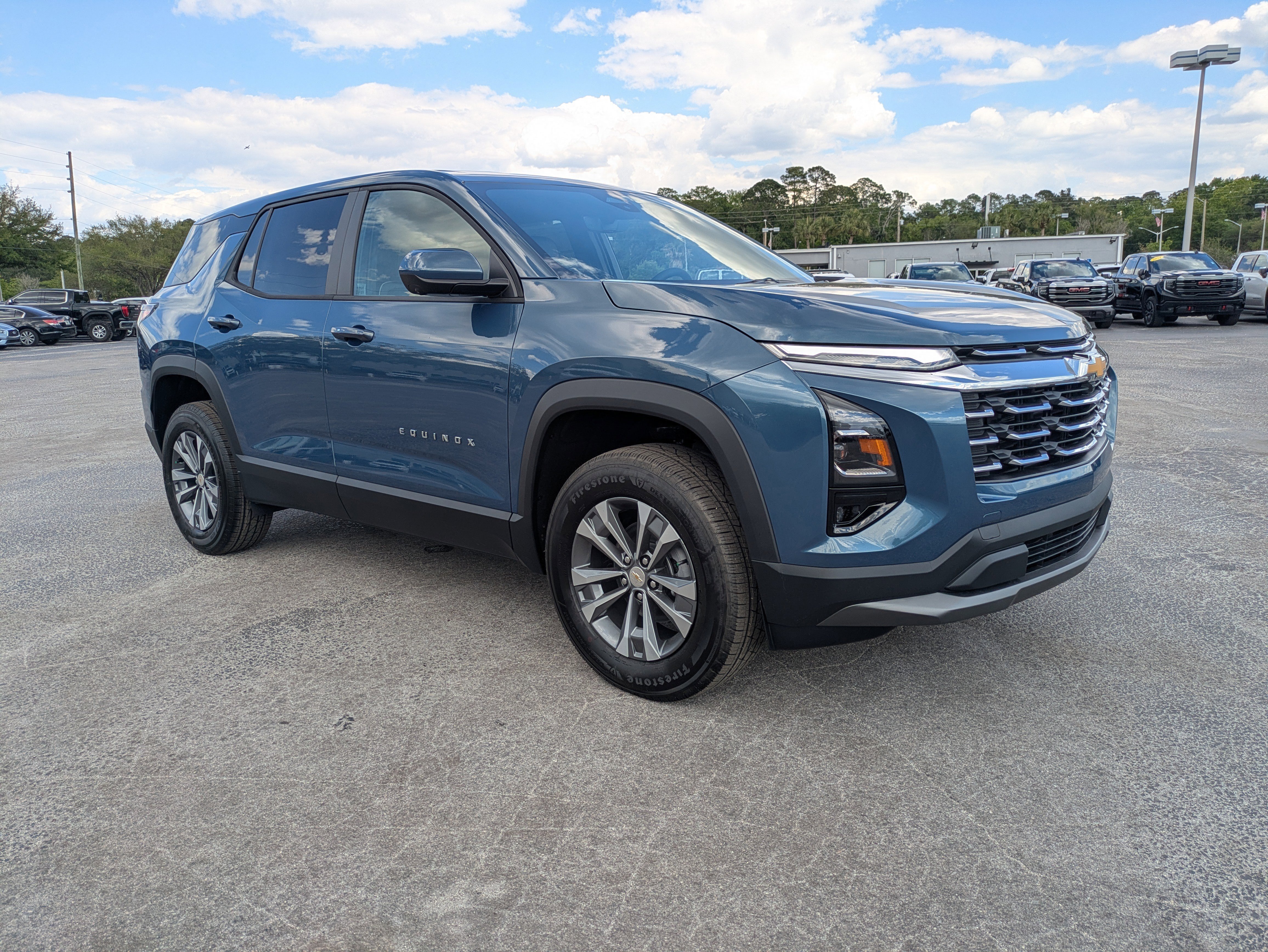New 2026 Chevrolet Equinox LT w/ Convenience Package II FWD image 1
