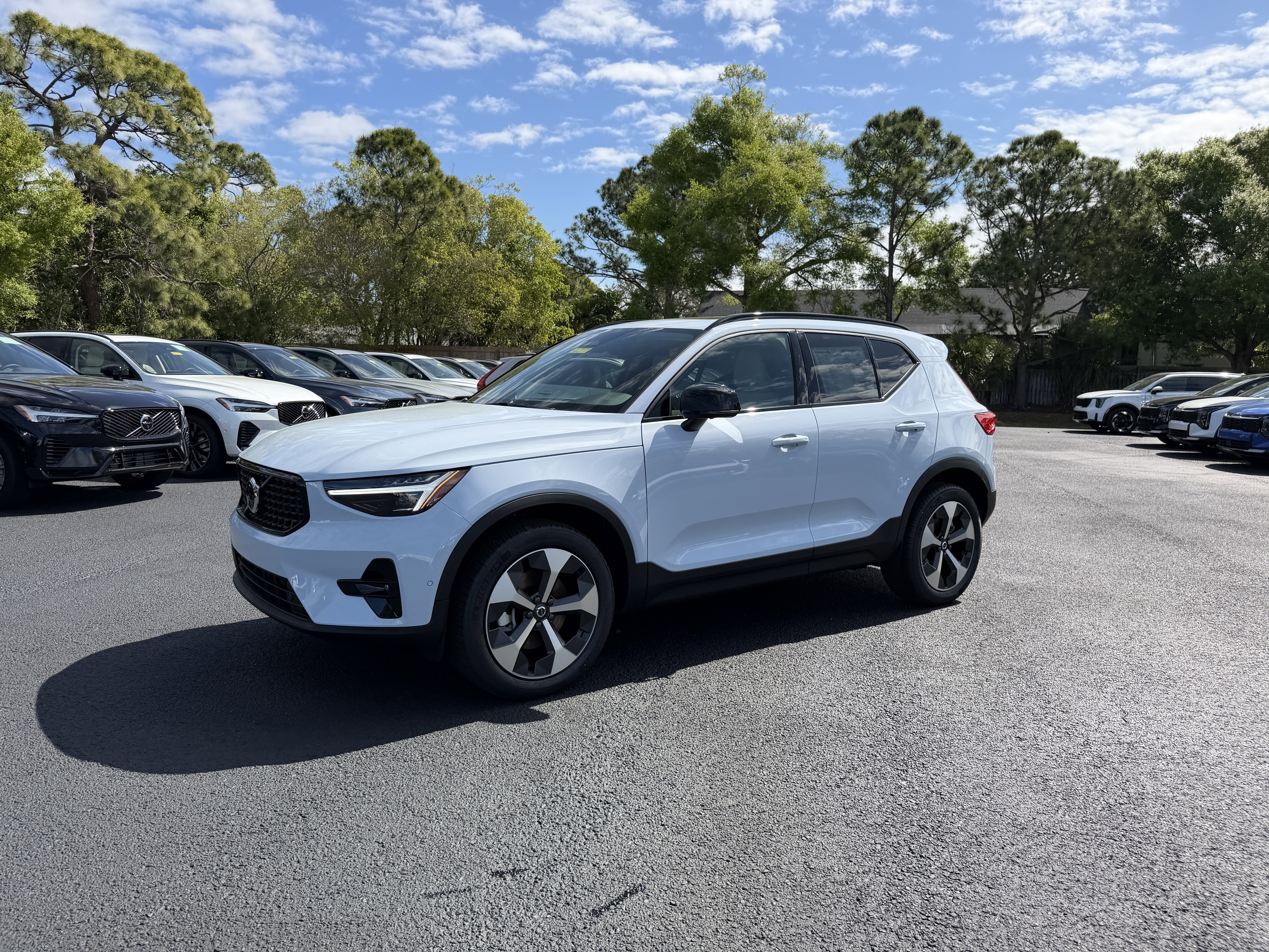 New 2026 Volvo XC40 B5 Plus w/ Protection Package Premier AWD/4WD image 7