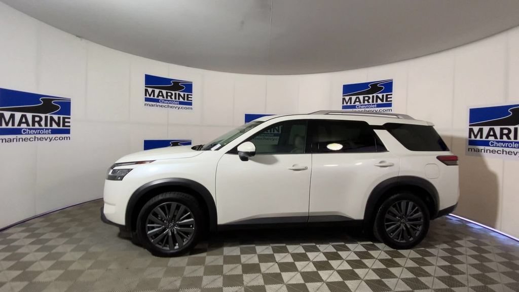 Used 2024 Nissan Pathfinder SL w/ SL Premium Package AWD/4WD image 7