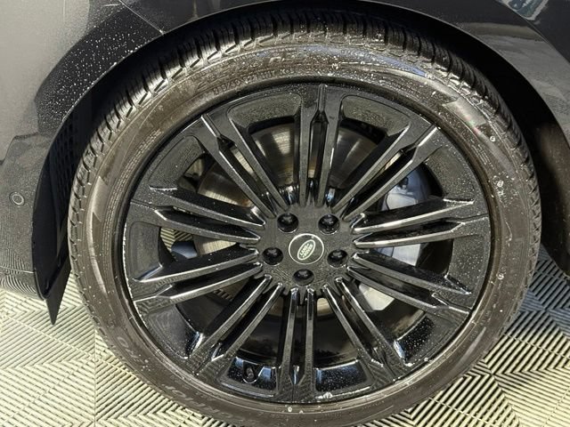 Used 2024 Land Rover Range Rover SE AWD/4WD image 14