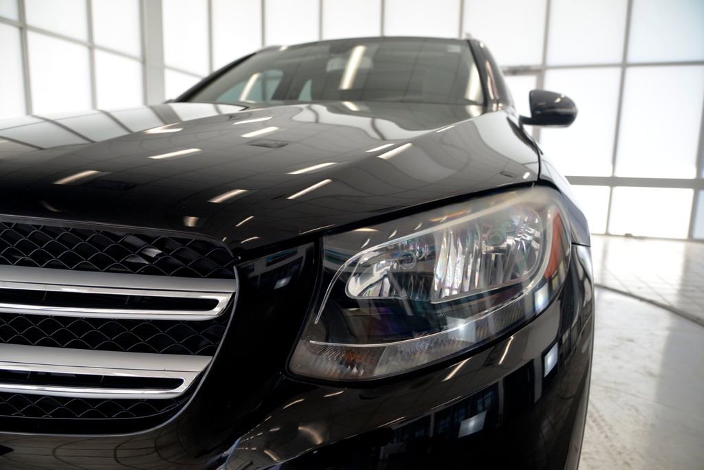 Used 2018 Mercedes-Benz GLC 300 4MATIC image 11