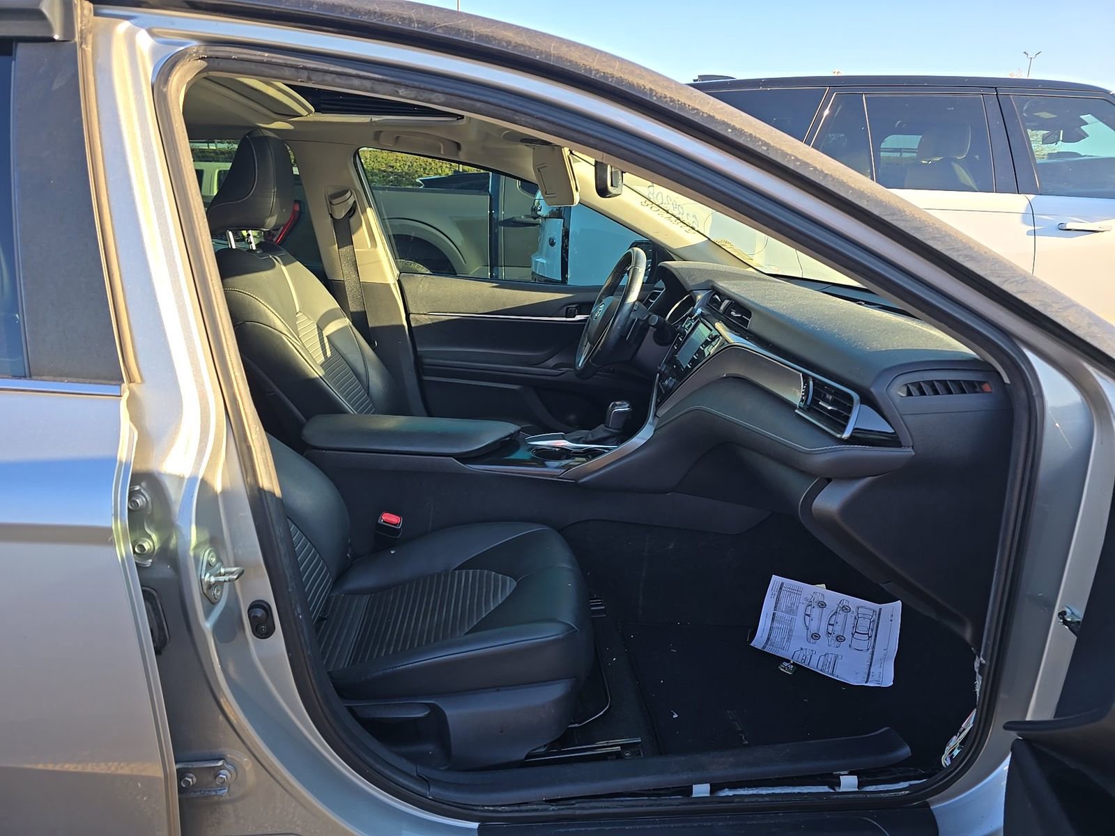 Used 2020 Toyota Camry SE w/ Convenience Package image 15