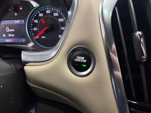 Used 2022 Chevrolet Traverse LT image 20