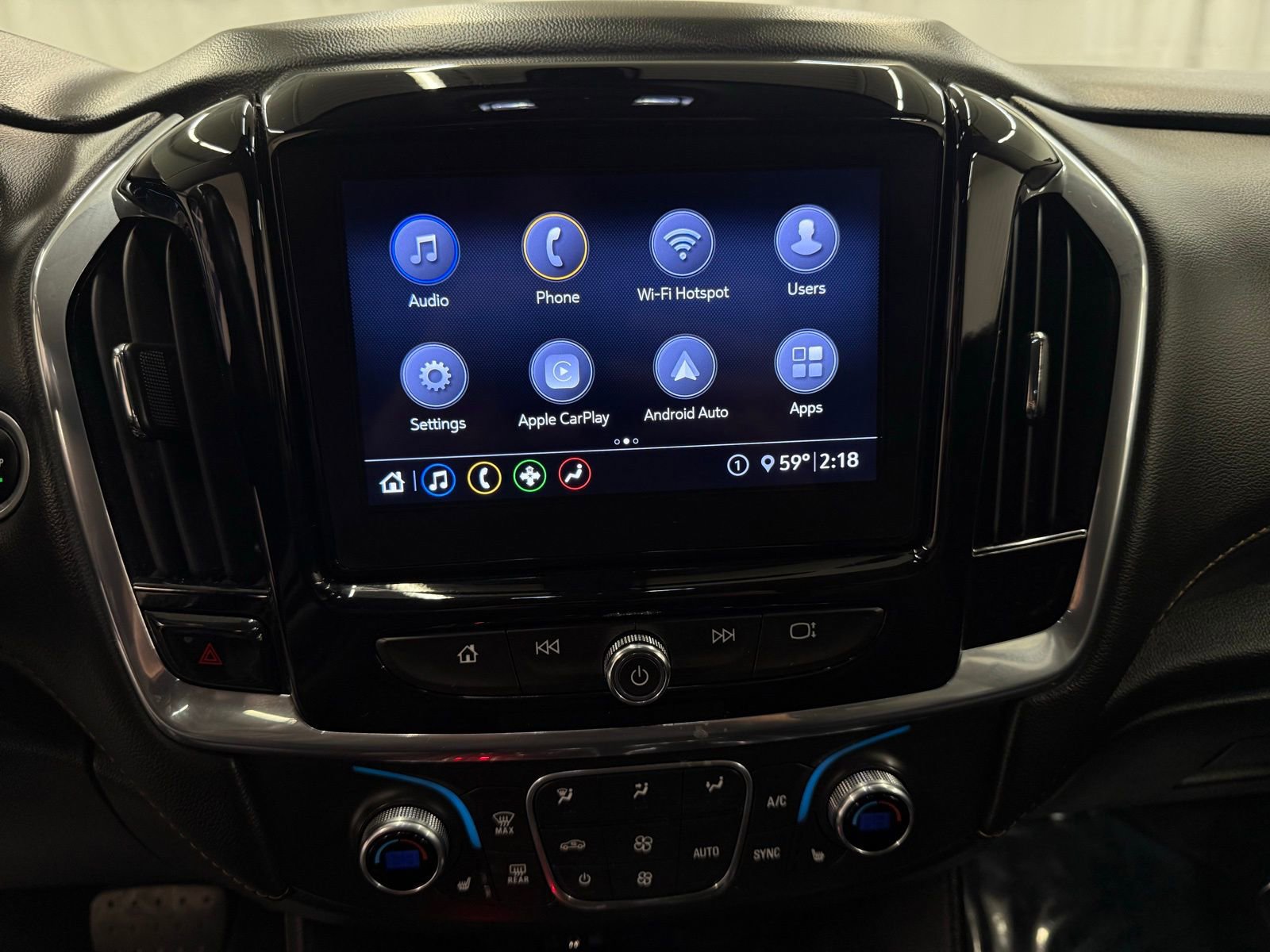 Used 2020 Chevrolet Traverse LT image 15