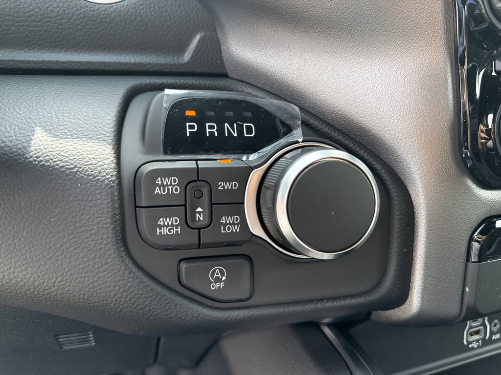 New 2026 RAM 1500 4x4 Crew Cab image 19