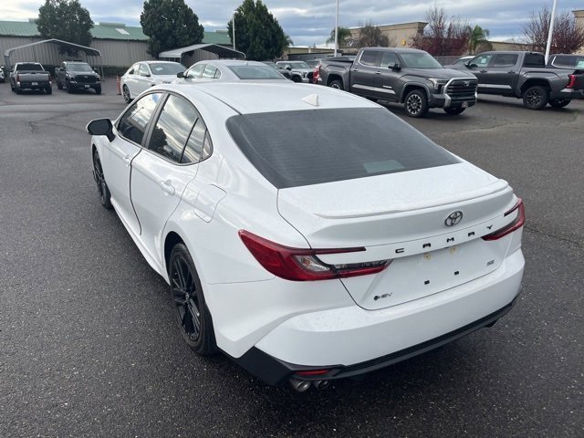Used 2025 Toyota Camry SE image 7