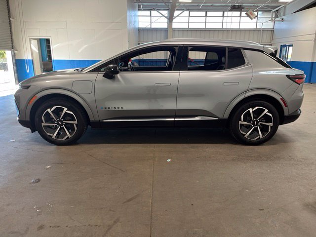 Used 2024 Chevrolet Equinox EV LT w/ LPO, Blackout Package FWD image 6