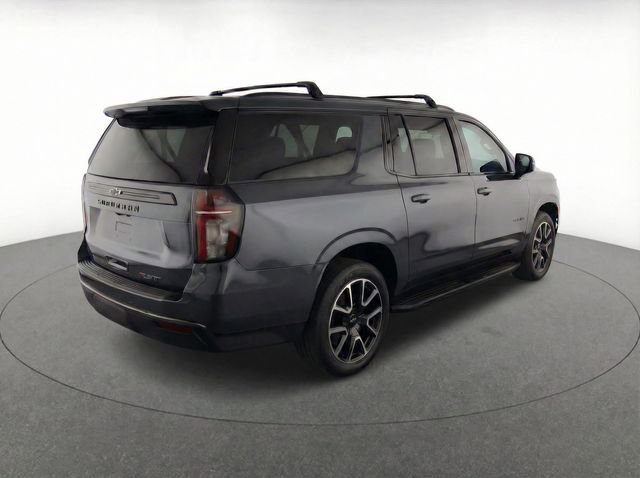 Used 2022 Chevrolet Suburban RST w/ Luxury Package image 6