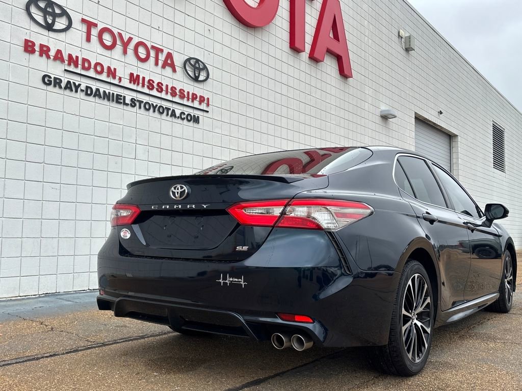Used 2018 Toyota Camry SE image 5