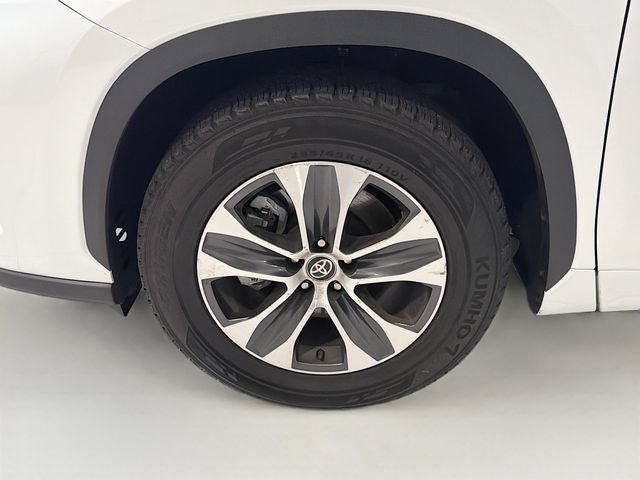 Certified 2025 Toyota Highlander XLE FWD image 26