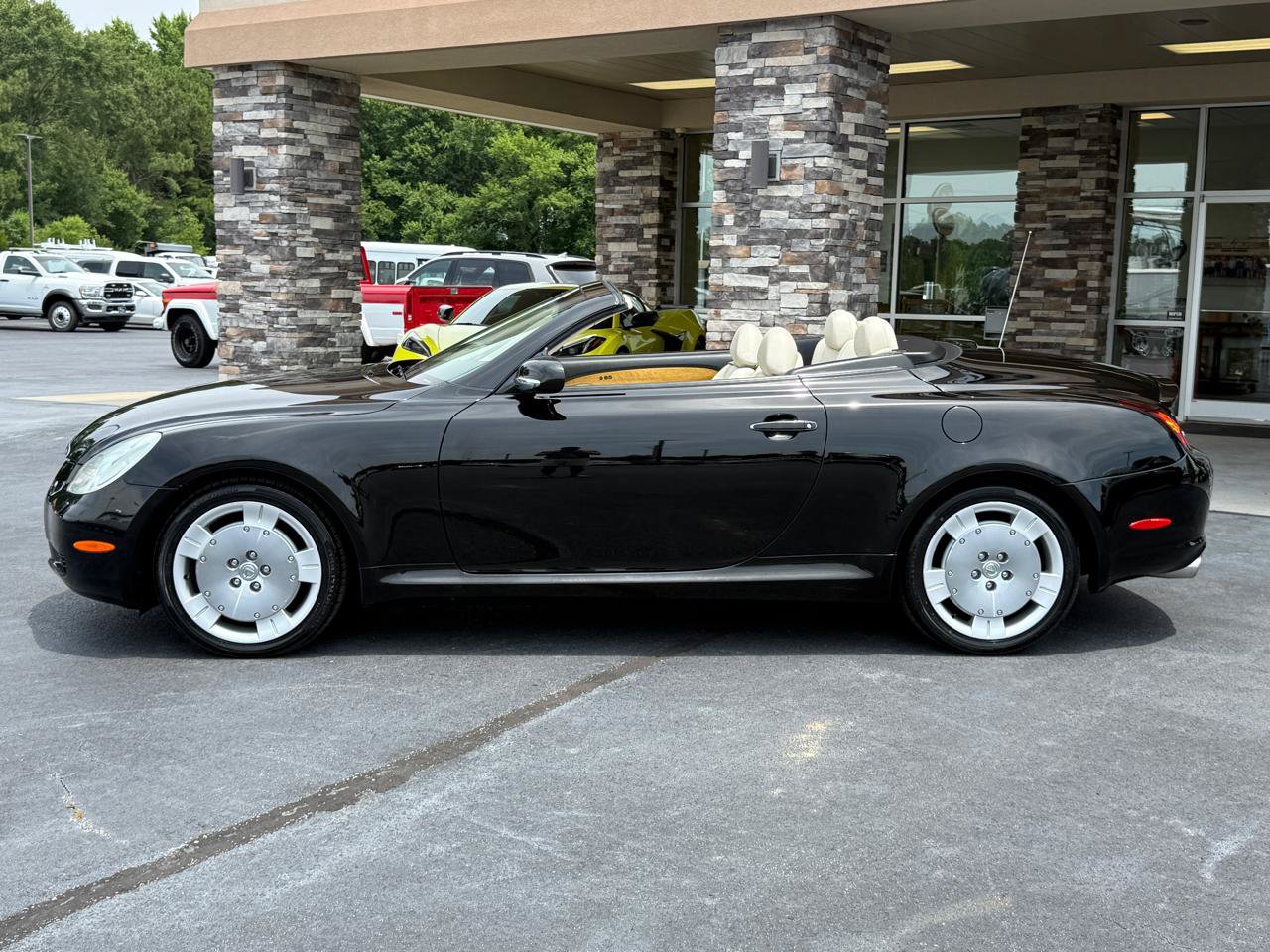 Used 2002 Lexus SC 430 Convertible RWD image 2