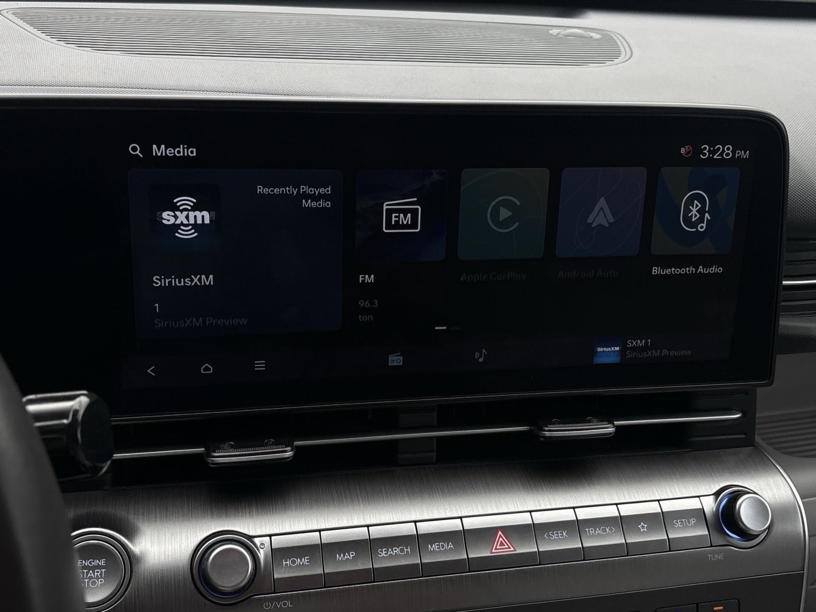 Certified 2025 Hyundai Kona SEL AWD/4WD image 18
