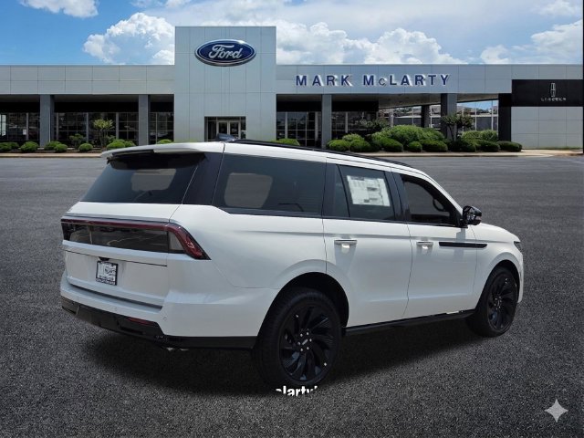 New 2027 Lincoln Navigator Reserve w/ Jet Appearance Package AWD/4WD image 5
