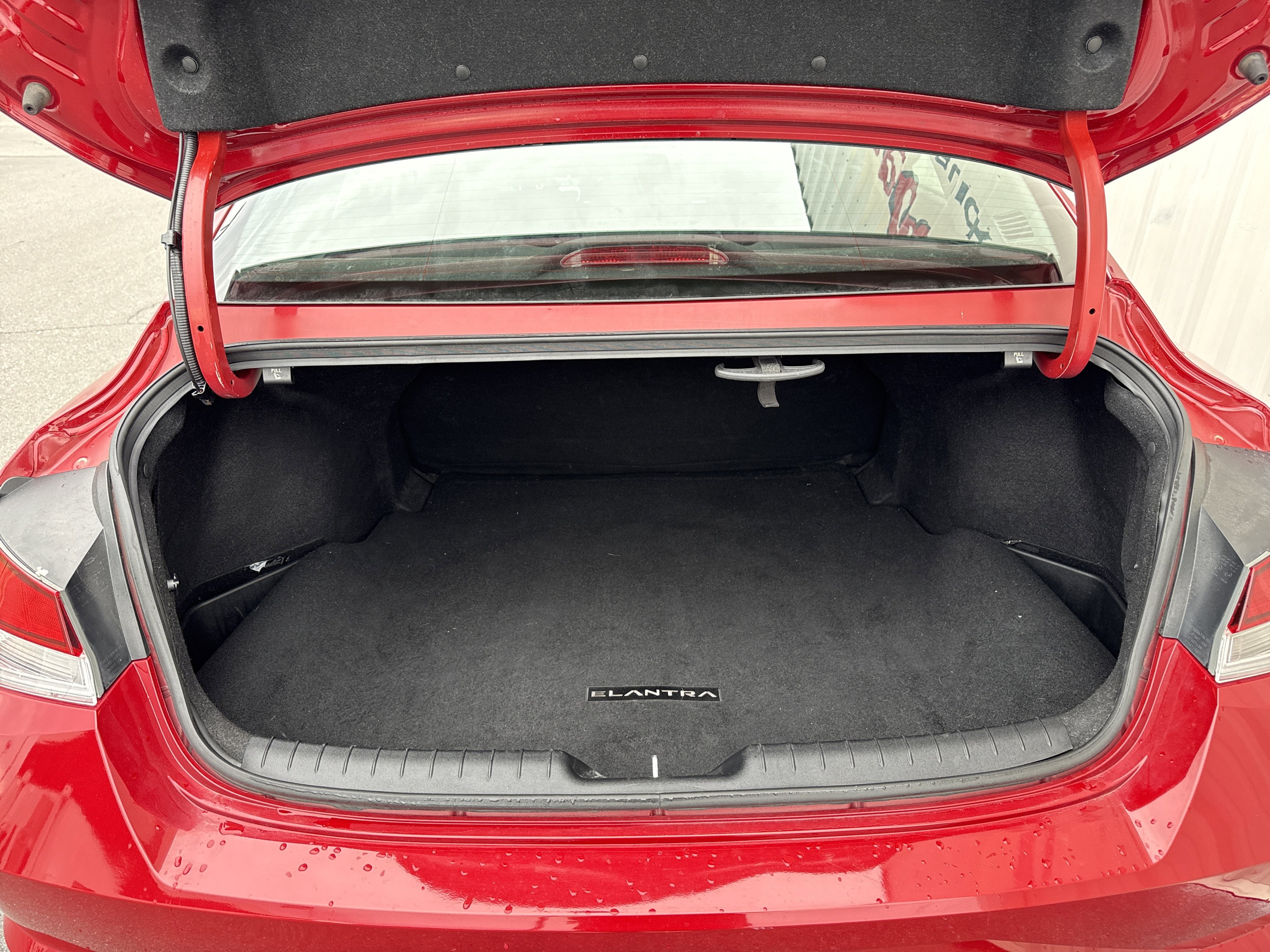 Used 2023 Hyundai Elantra SEL w/ Preferred Accessory Package image 6