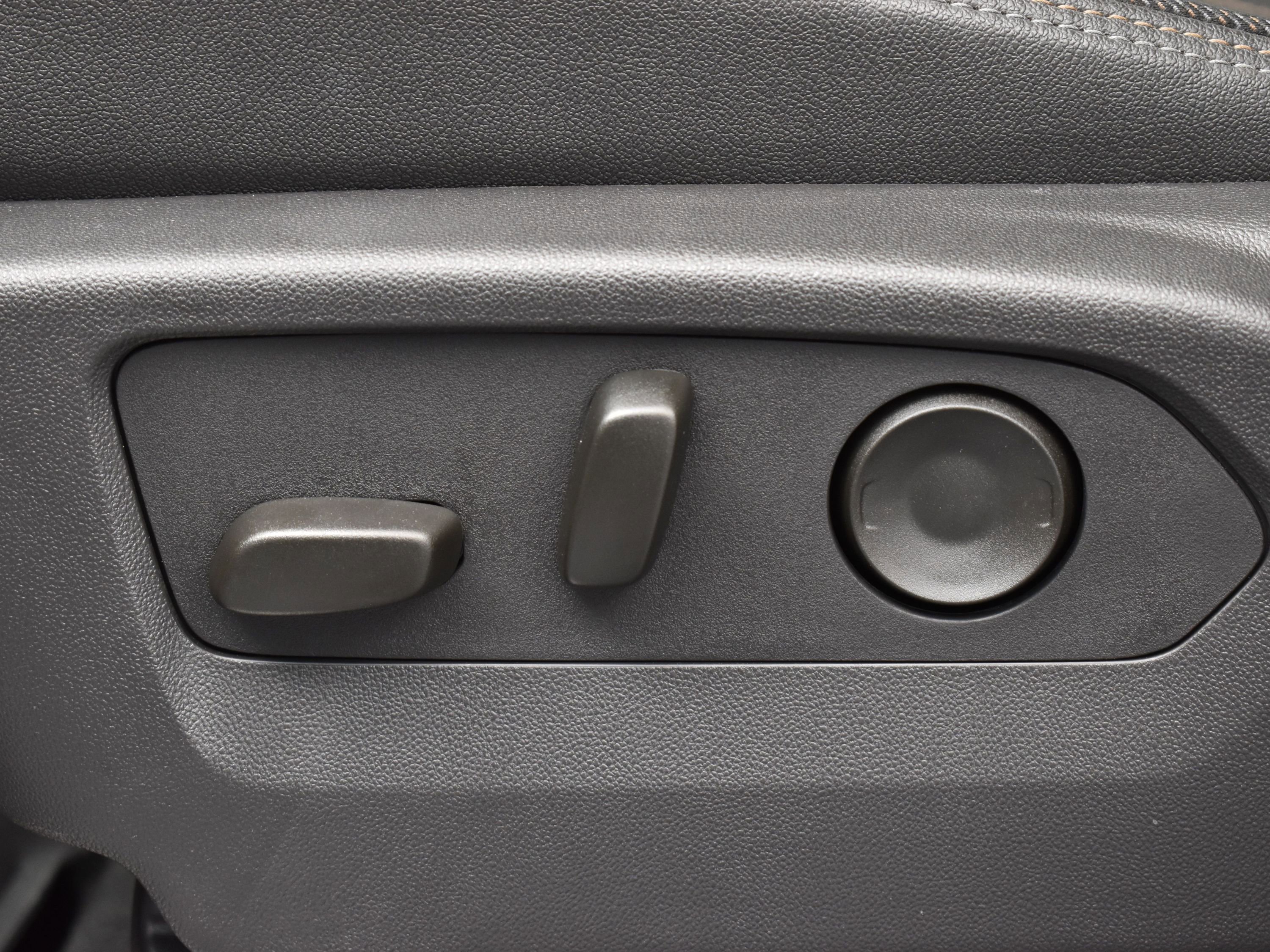 Used 2025 Chevrolet Silverado 1500 High Country image 9