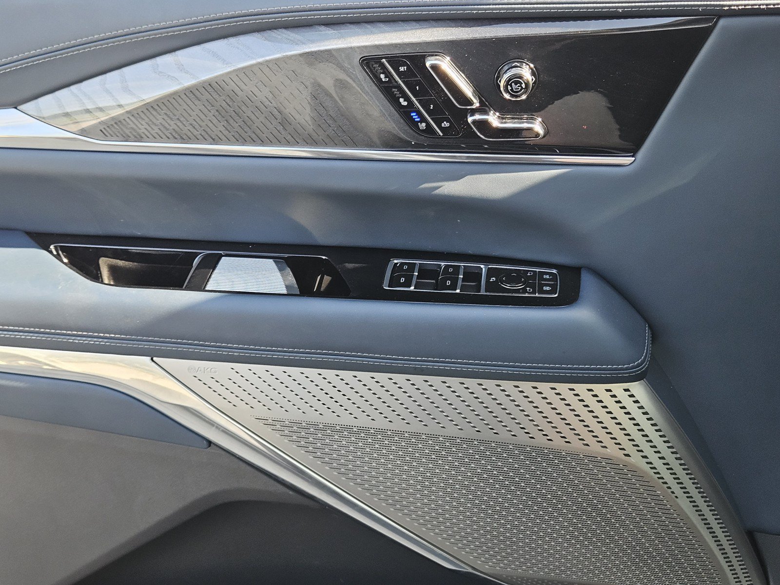 New 2025 Cadillac Escalade IQ Sport 2 AWD/4WD image 15
