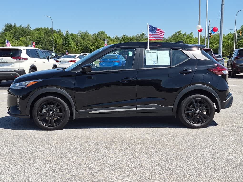 Used 2023 Nissan Kicks SR w/ SR Premium Package FWD image 5