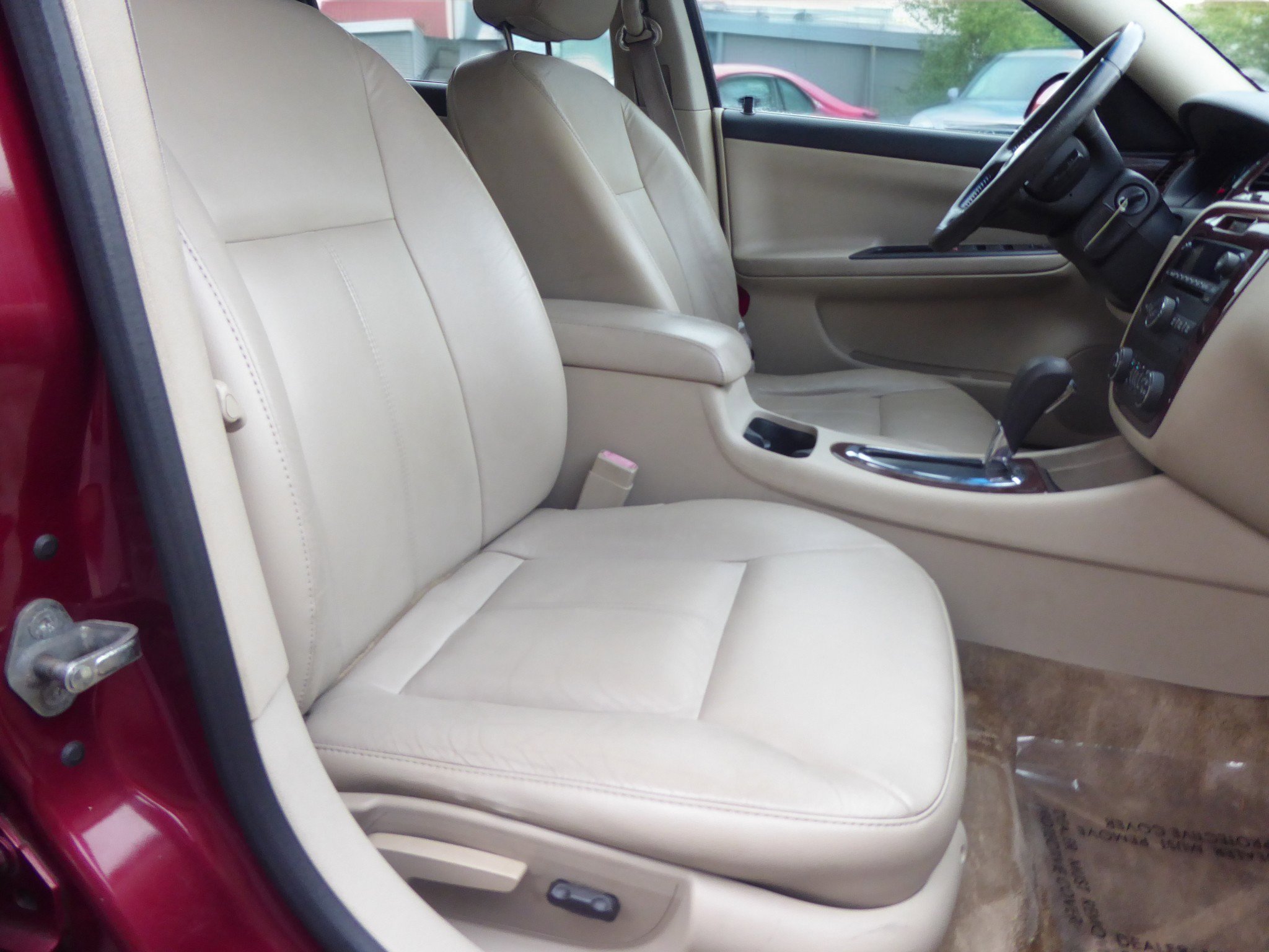 Used 2011 Chevrolet Impala LT w/ Luxury Edition Package image 16