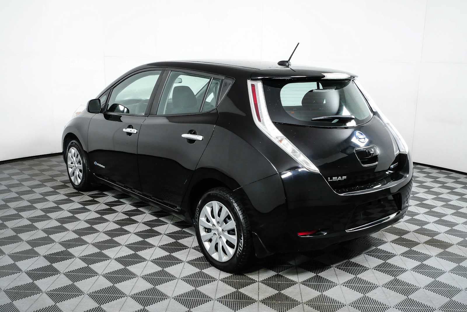 Used 2017 Nissan Leaf S w/ Charge Package FWD image 25