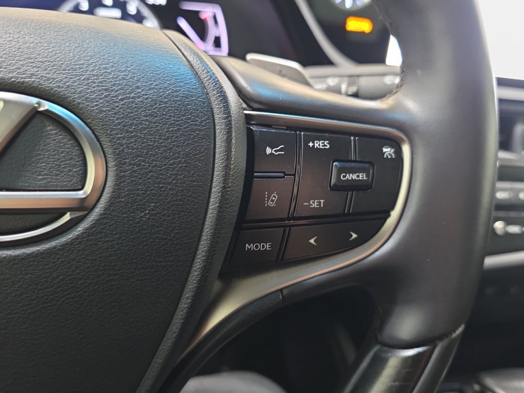 Used 2024 Lexus ES 350 Ultra Luxury w/ Accessory Package (Z2) FWD image 17
