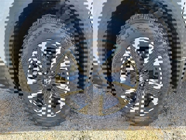 Certified 2025 Nissan Kicks SV w/ Illumination Package image 33