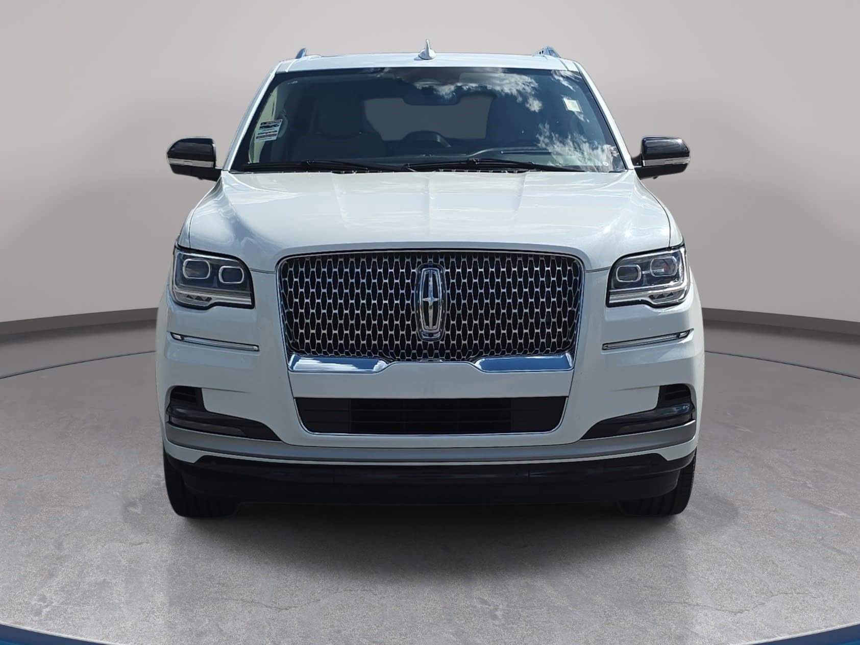 Certified 2024 Lincoln Navigator L Reserve AWD/4WD image 2