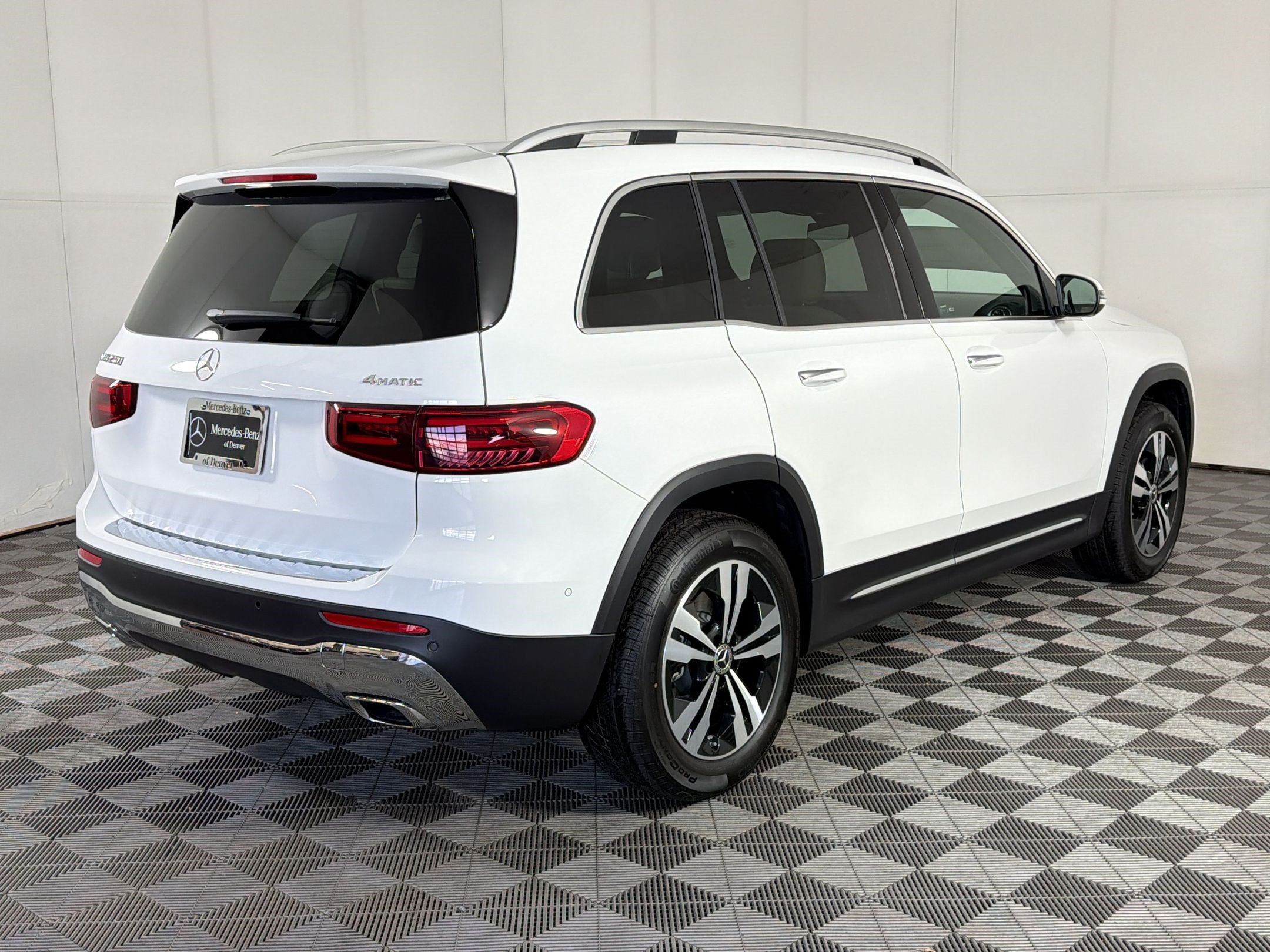 Used 2026 Mercedes-Benz GLB 250 4MATIC image 9