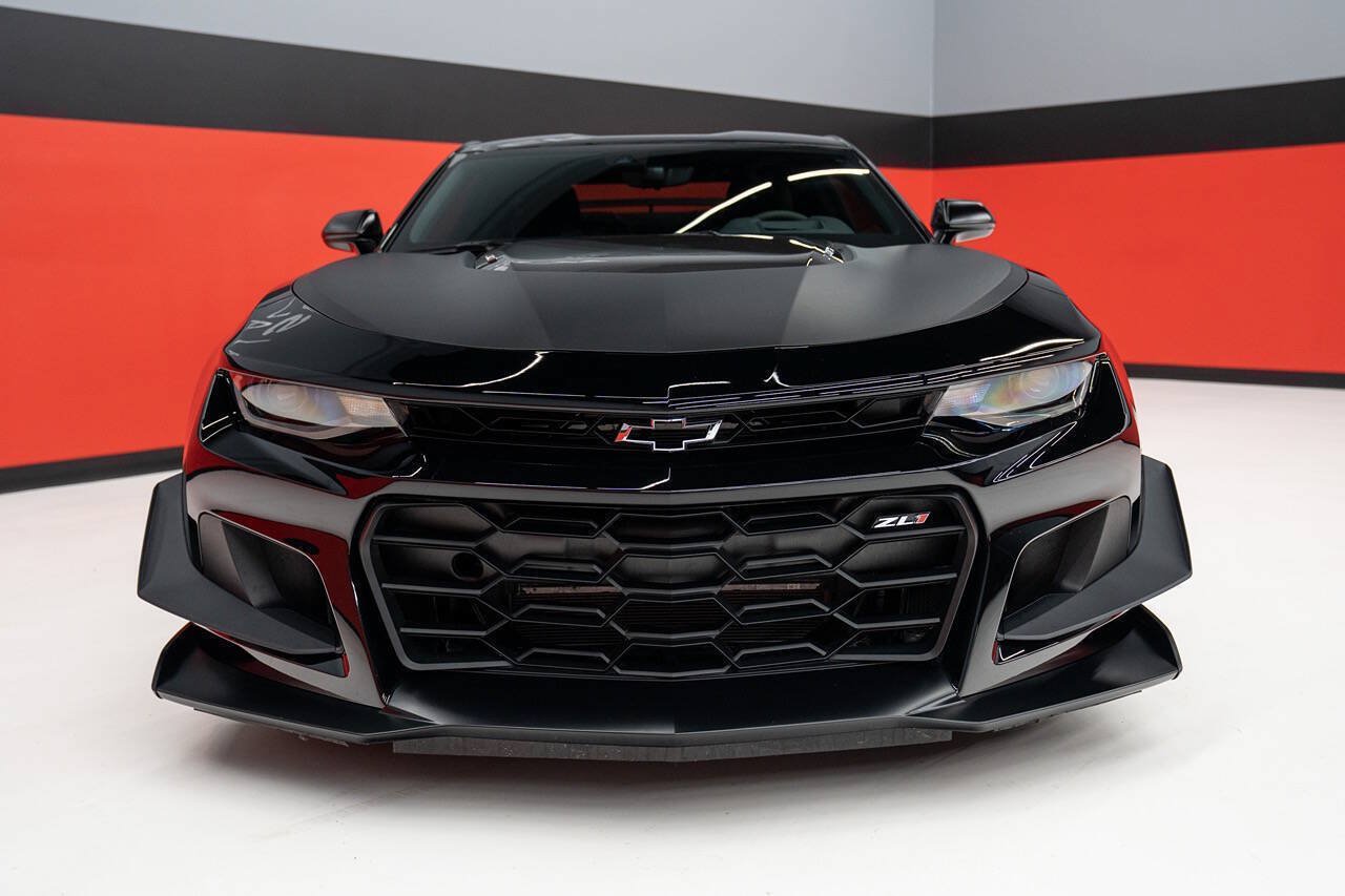 Used 2021 Chevrolet Camaro ZL1 RWD image 9