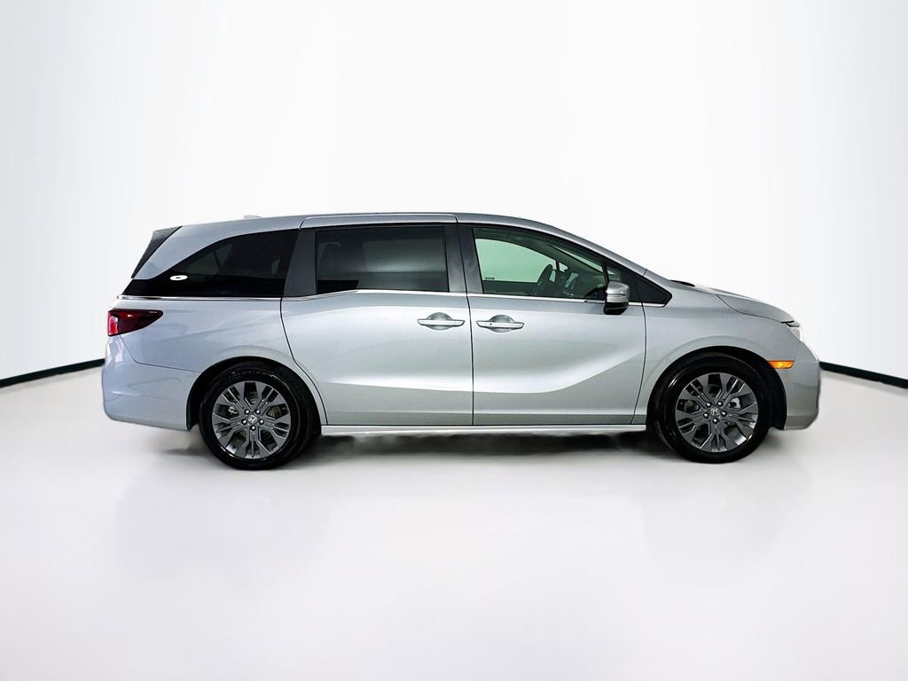 Used 2026 Honda Odyssey Touring image 9