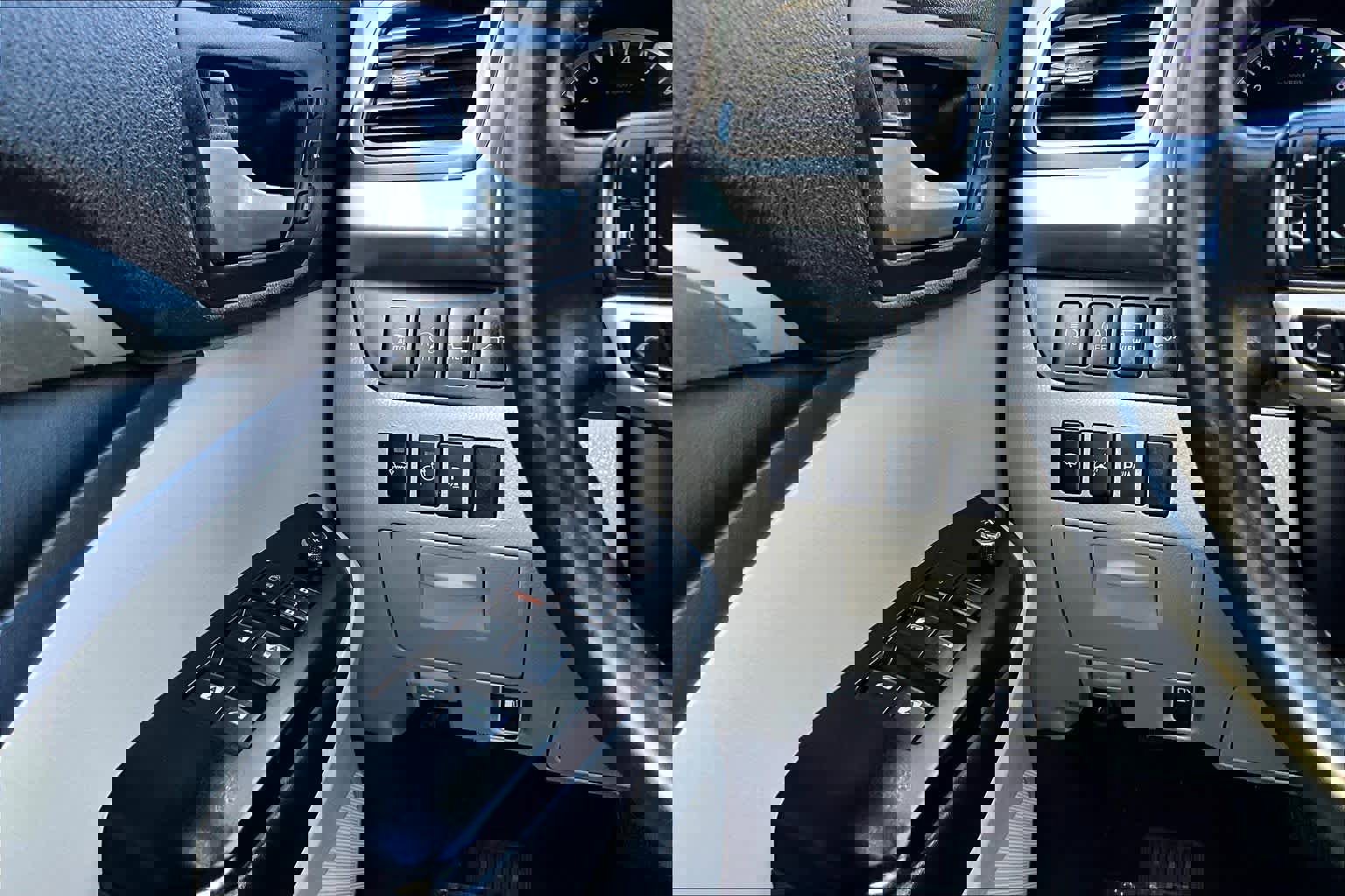 Used 2017 Toyota Highlander Limited Platinum image 32