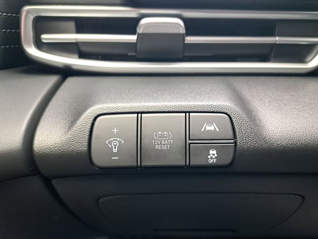 Used 2023 Hyundai Elantra Blue image 25