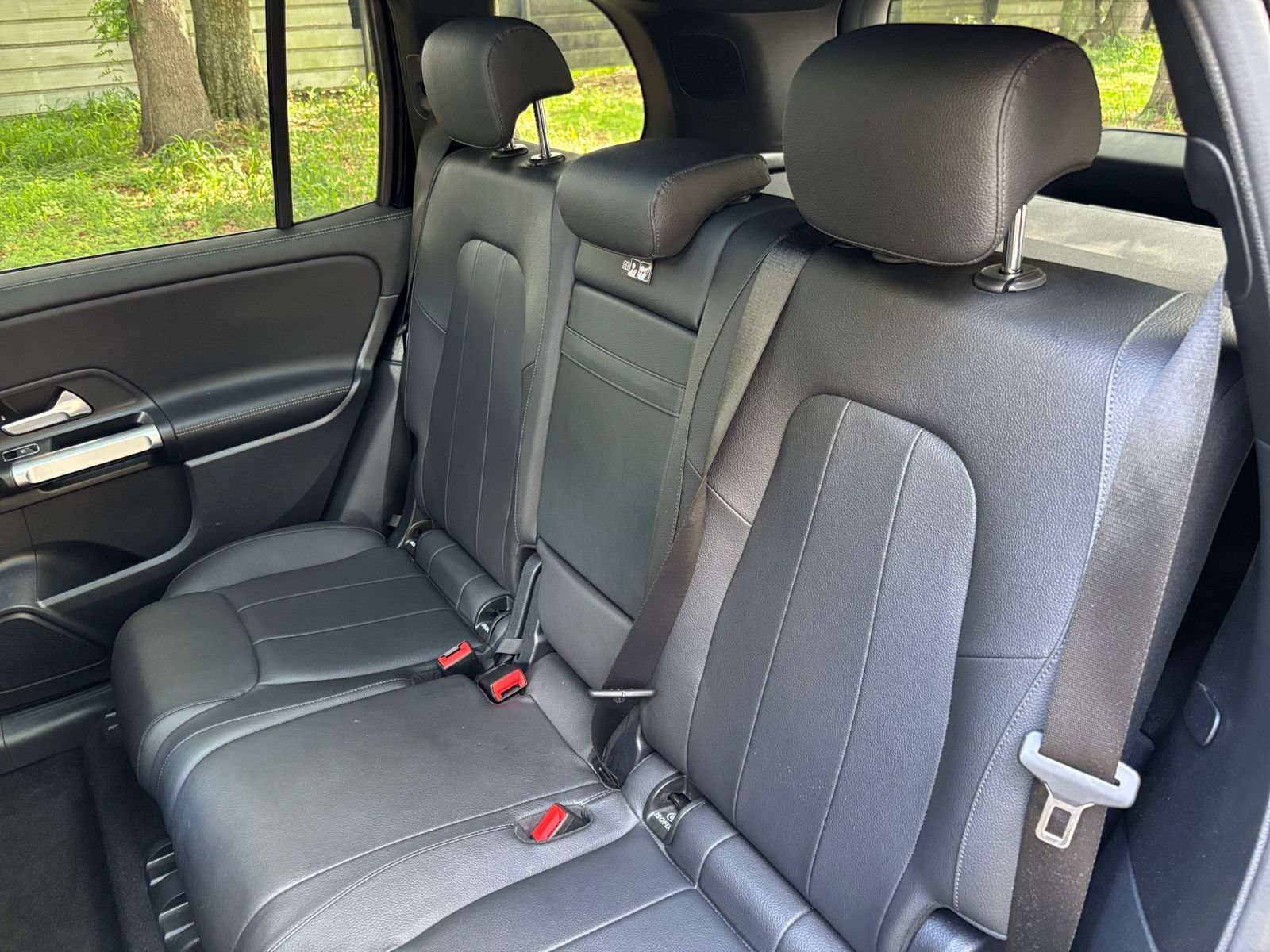Used 2025 Mercedes-Benz GLB 250 4MATIC image 39